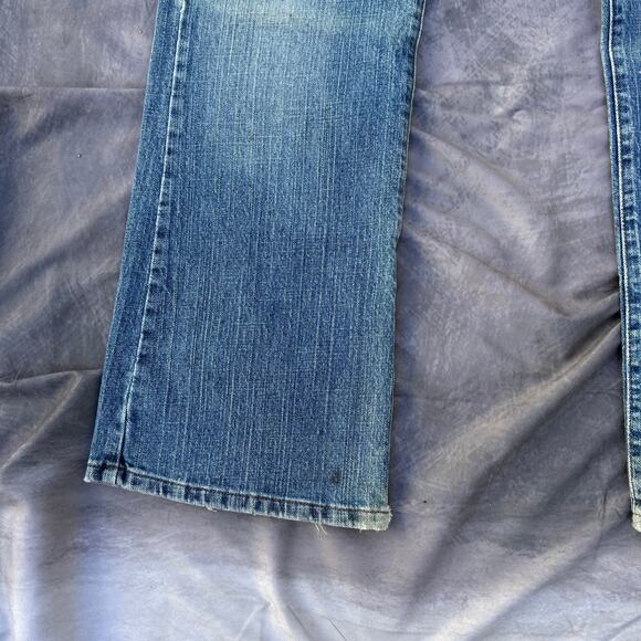 Women's Levi's 515 Bootcut Light Wash Distressed Western Blue Jeans Sz 34 x 28 - Picture 3 of 10
